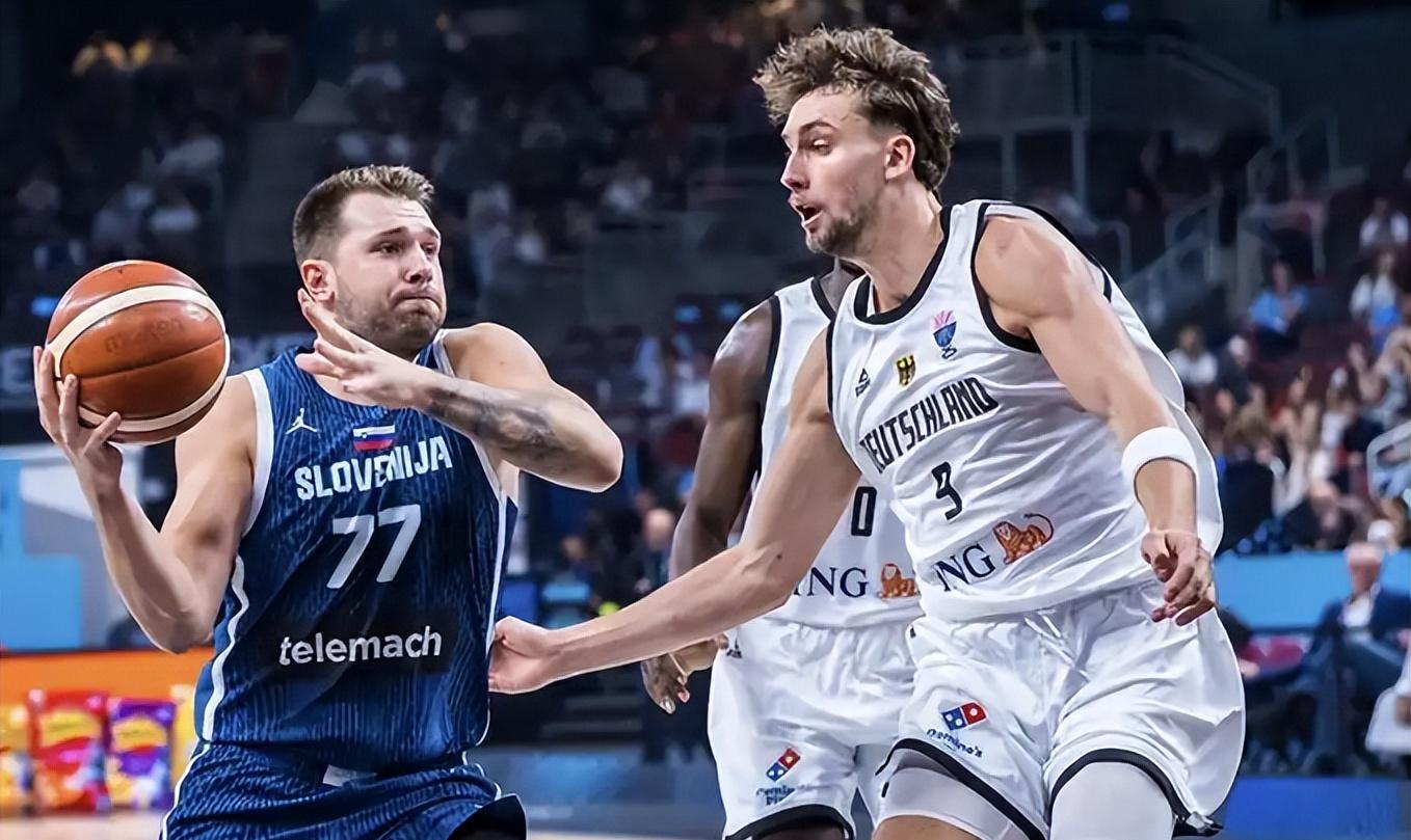 包含今夜多伦多猛龙调整名单以备欧篮联，临场应变环节打磨，质疑声仍在，轮换策略成焦点的词条